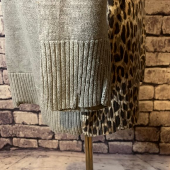 Chico's Animal Print Cardigan Size Medium - Picture 9 of 10